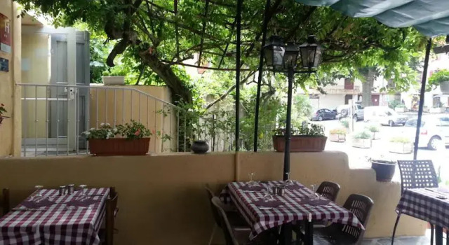 Hotel Restaurant Bourgade, Забронировать Отель Сент-Андре-де-Вальборнь Cévennes