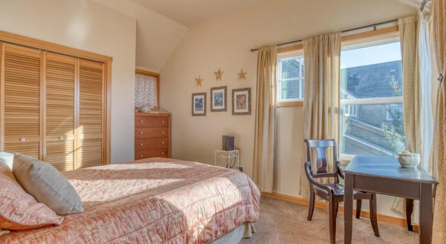 A Mermaids Dream, Prenota Hotel Pacific City 