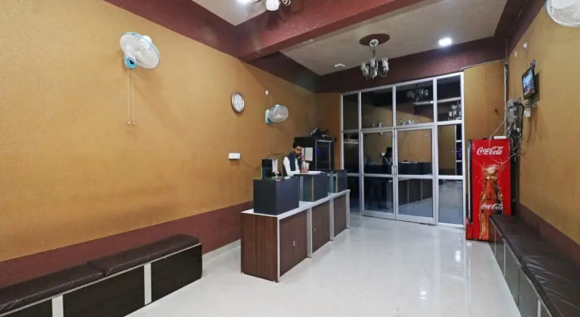 Raghav Resort By OYO Rooms, Забронировать Курортный отель Уннао штат Уттар-Прадеш