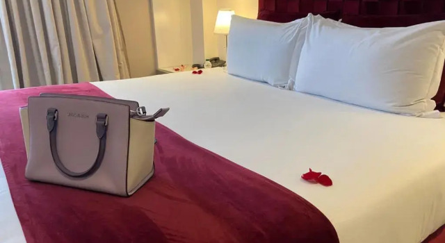 Полулюкс RENT-INN Suites Hotel
