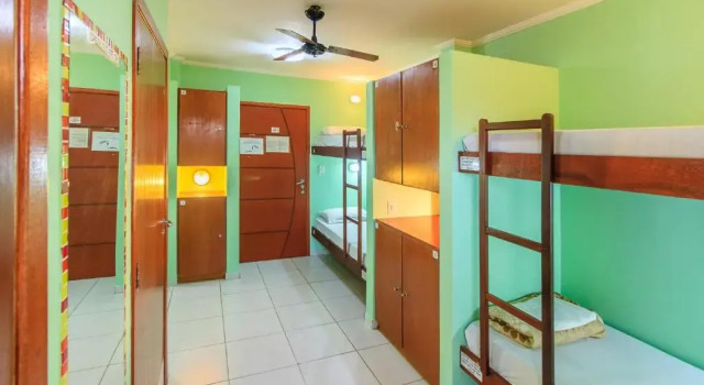 Кровать в общем номере (женский номер) Guarujá Hostel