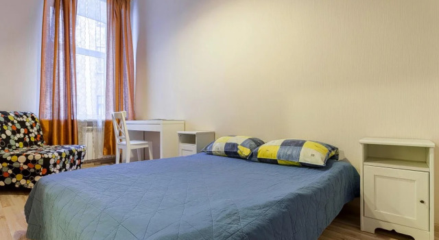 Apartments on Griboyedova 35, Забронировать Апартаменты/квартира Отели Санкт-Петербурга с парковкой, рядом с Станция метро «Сенная Площадь», Парковка