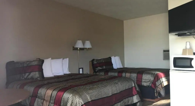 Четырёхместный номер Standard Travel Inn