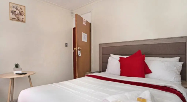 25 Jacaranda Lodge & Backpackers, Забронировать Отель Пайнтаун Квазулу-Наталь