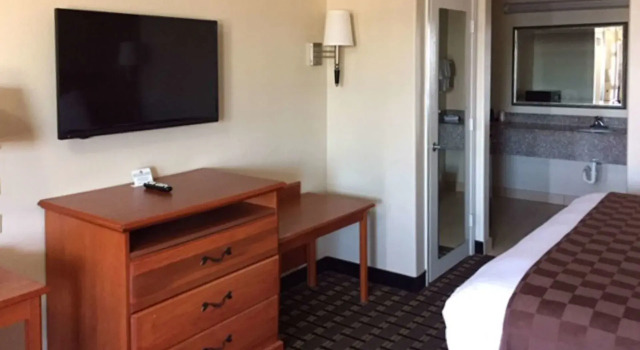 Motel 6 Tyler, TX