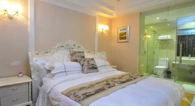 Люкс Deluxe Kunming Jiesheng Hotel (Dianchi Aegean Shopping Park)