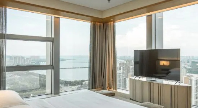 Люкс Luxury с красивым видом из окна Four Points by Sheraton Wuhan Jiangxia