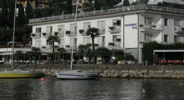 Hotel Excelsior Bay, Забронировать Отель Мальчезине Garda Veneto, рядом с Замок Скалигеров