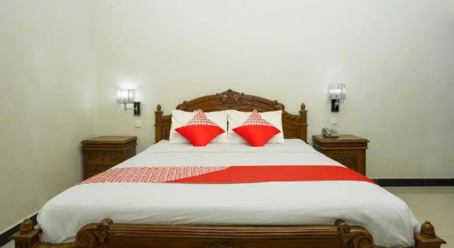 Люкс Deluxe OYO 1005 Hotel Kumala