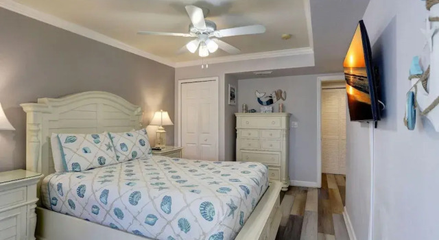 Barefoot Beach Resort A202, Забронировать Курортный отель Курортные отели Индиан-Шорс, рядом с Town Square Nature Park, Курортный отель