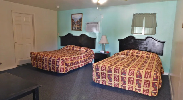 Четырёхместный номер Standard Little Shamrock Motel A1