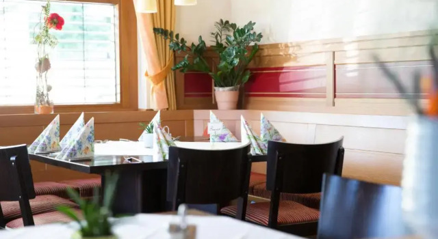 Четырёхместный номер Standard Hotel Restaurant JÄGERHAUS