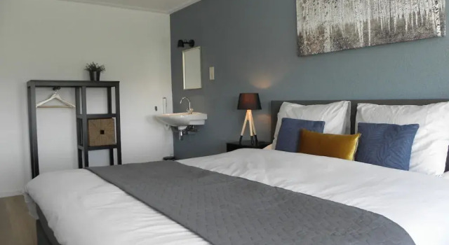 Experience peace and tranquility in a landscape with vast forests, Prenota Casa vacanze Hotel a Gheldria con parcheggio, Parcheggio