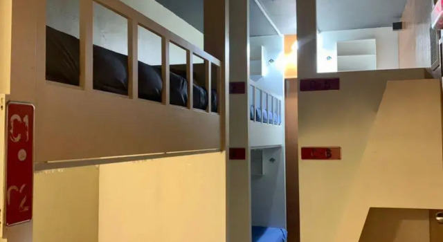 Кровать в общем номере Suria Cameron Hotel