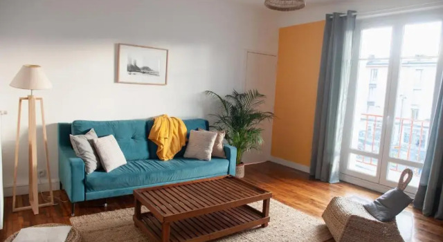 Appartement spacieux avec balcon et parking, Rezerwuj Apartament Brest 