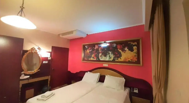Трёхместный номер Standard с балконом Hotel Astoria