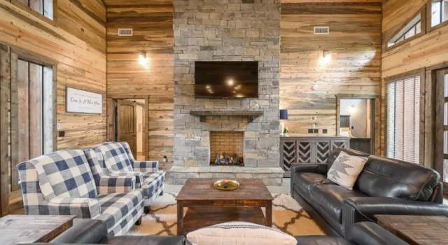 Коттедж с 4 комнатами Fun Amp Inviting Modern Luxury 4br Retreat At Broken Bow Lake Features Hot Tub Fire Pit Playground And More Once In A Blue Moon By Boutiq
