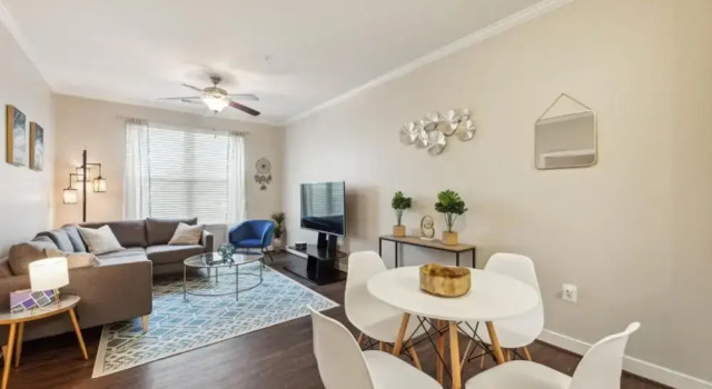 Апартаменты Stylish 1 BR Apartment w Movie Theater