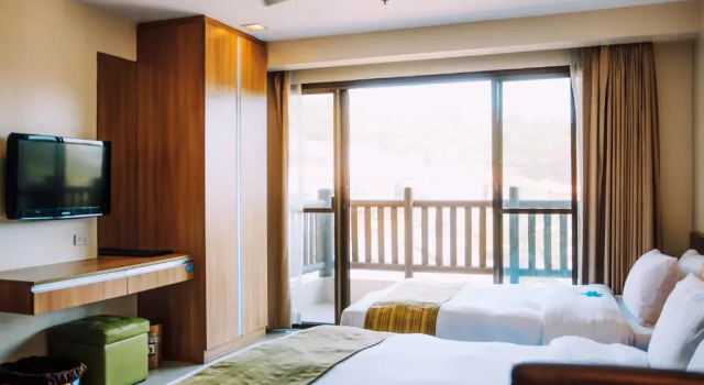 Номер Premier с балконом Azalea Residences Baguio