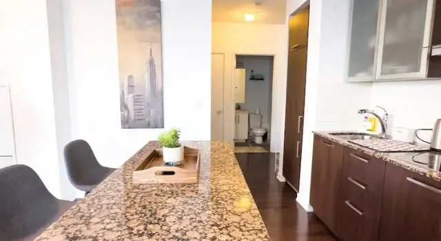 Люкс Executive Gorgeous Lakeview Boutique Suites