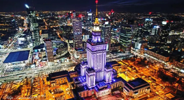 Super Apartament GREY Centrum 2x Metro Fast WiFi 300 Mbs Netflix AppleTV SmartTV Spotify Panorama Miasta, Забронировать Апартаменты/квартира Отели Варшавы с парковкой, рядом с ОРКО Тауэр, Парковка