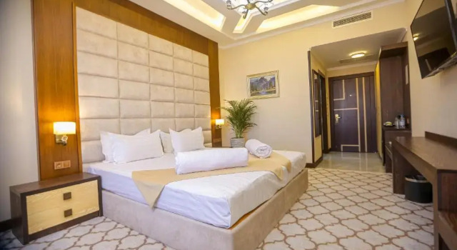 Royal Grand, Rezerwuj Hotel Hotele w Turkestan z parkingiem, Parking