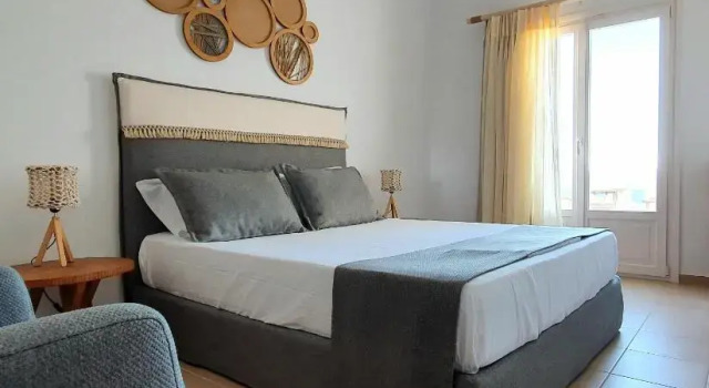 Sarakiniko Rooms, Prenota Hotel Hotel a Milo con parcheggio, Parcheggio