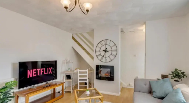 Nursery Rest is perfect for a Quiet Family Holiday with Garden, Netflix & Self Check-In, Fully Equiped Kitchen and Free Parking by Ginger and Gold, Reserva ahora Hotel Hellesdon Inglaterra