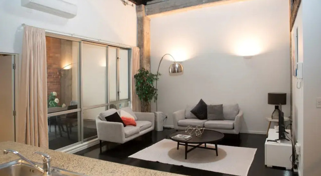 Gorgeous Five Bed Apartment in the City, Забронировать Апартаменты/квартира Отели Окленда с парковкой, рядом с Вестерн-Парк, Парковка