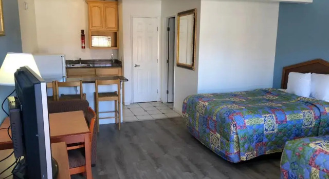Четырёхместный номер Standard All Seasons Lodge