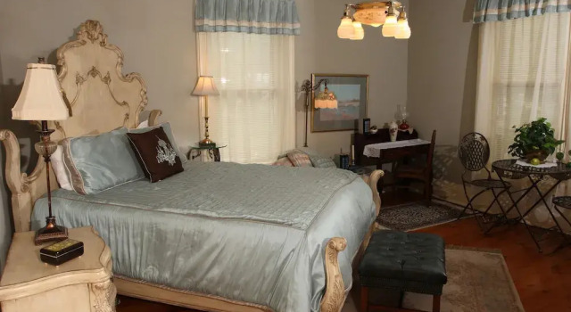 Double Suite Apple Tree Lane Bed & Breakfast