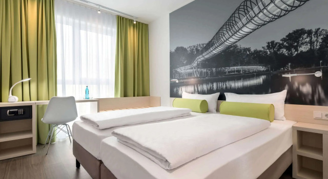 Super 8 By Wyndham Oberhausen
