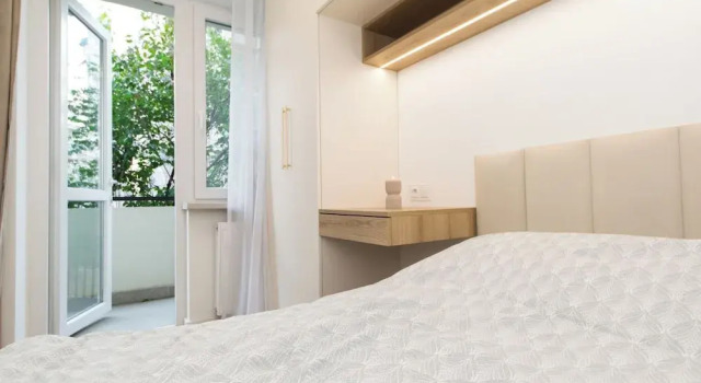 Cozy Flat With A Garden, Boek Appartement Hotels in Klein-Polen met parkeren, Parkeren