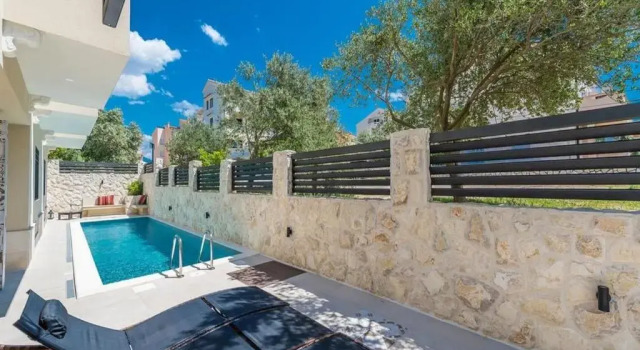 Студия Apartments Škoda I, Škoda II