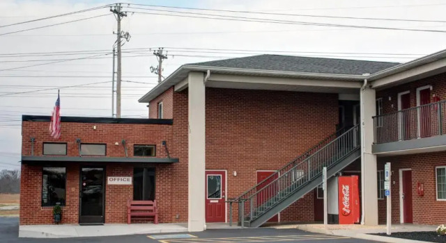 Luxbury Inn & Suites, Rezerwuj Hotel Maryville 