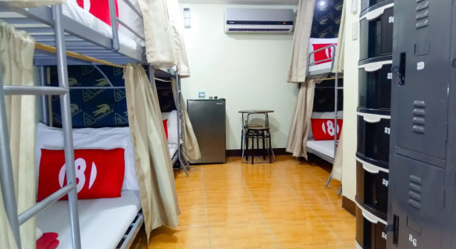 Кровать в общем номере (женский номер) 8Hostel