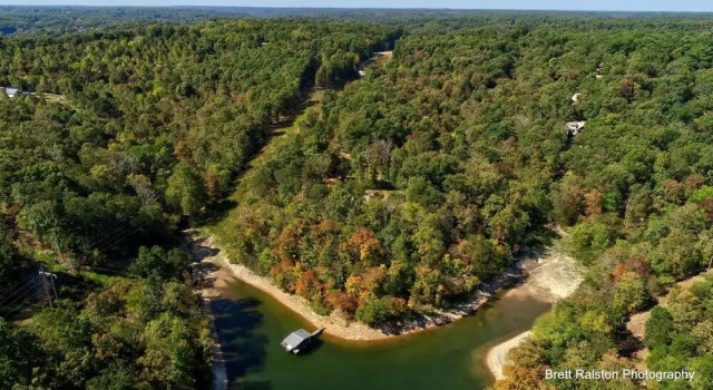 Lakeside Lodge - On Beaver Lake, Забронировать Отель Отели Роджерс с парковкой, Парковка