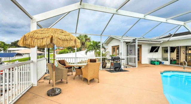 Коттедж 'ocean Breeze Oasis' w/ Boat Dock & Slip on Canal!