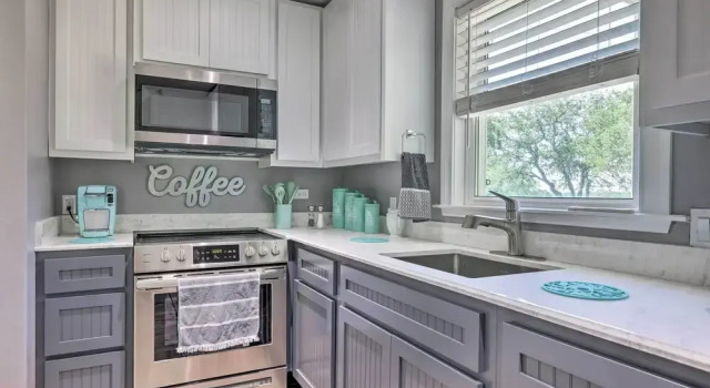 Коттедж Cozy Spring Branch Cottage in Hill Country!