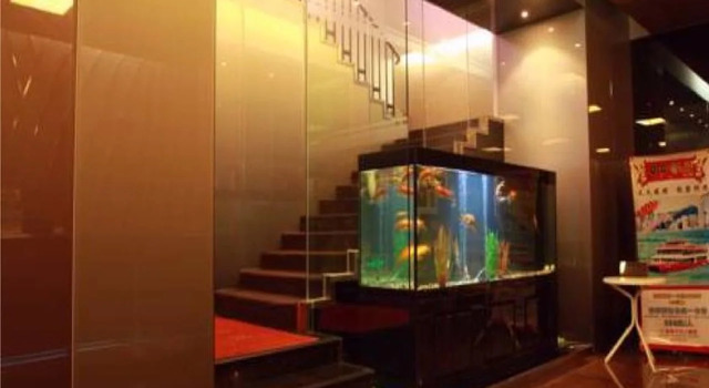 Shenzhen Lotus Hotel, Rezerwuj Hotel Hotele w Shenzhen z parkingiem, Parking