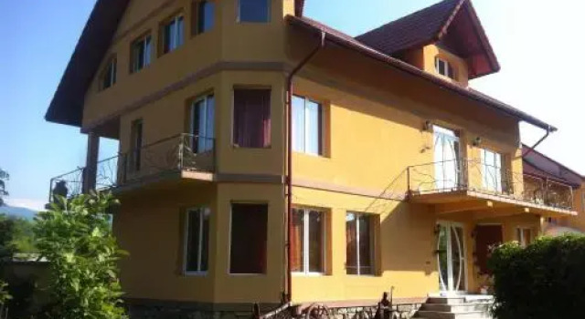 La Padurea Statului, Rezerwuj Hotel Hotele w Carpathians - Romania z parkingiem, Parking