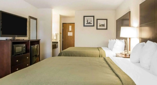 Четырёхместный номер Standard Quality Inn St Marys
