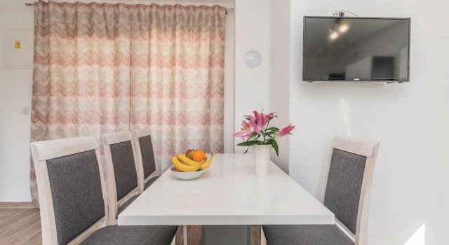 Beautiful Apartment in Biograd na Moru With 1 Bedrooms, Wifi and Outdoor Swimming Pool, Забронировать Апартаменты/квартира Апартаменты Биоград-на-Мору, рядом с Пляж Биоград Залазак, Апартаменты/квартира