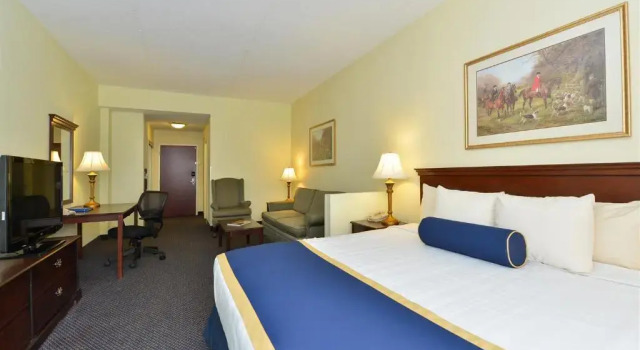 Номер Standard Best Western Plus Crossroads Inn & Suites
