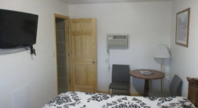 UP Motor lodge, Book Mini-hotel Hoteller i Negaunee med parkering, Parkering