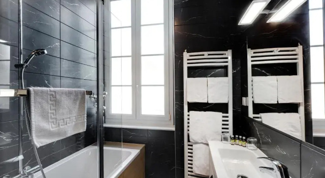 Четырёхместный номер Standard Hôtel de France