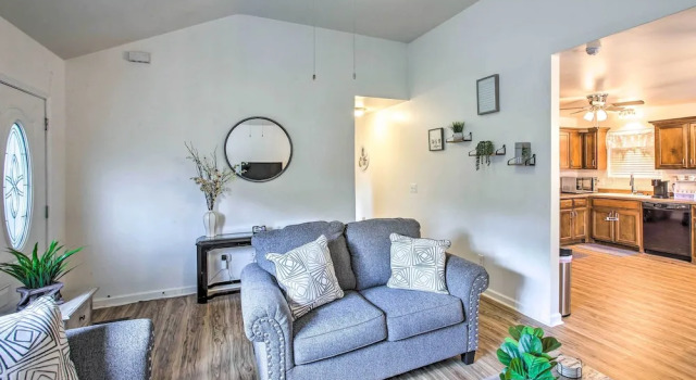 Charming Springfield Escape w/ Furnished Deck, 预订 酒店 斯普林菲尔德 田纳西州