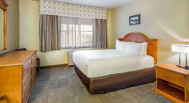 Четырёхместный люкс Clarion Hotel & Suites Fairbanks near Ft Wainwright