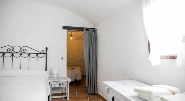 Casas Cueva Molino Fuencaliente, Book Hotel Huescar Granada