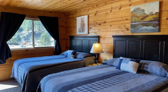 Четырёхместный семейный номер Standard с балконом Mountain View Lodge & Cabins